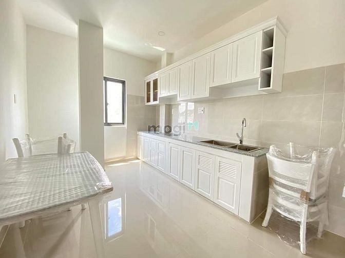 Căn Hộ 1 Phòng Ngủ, Ban Công Riêng, Full Nội Thất ngay Thống Nhất