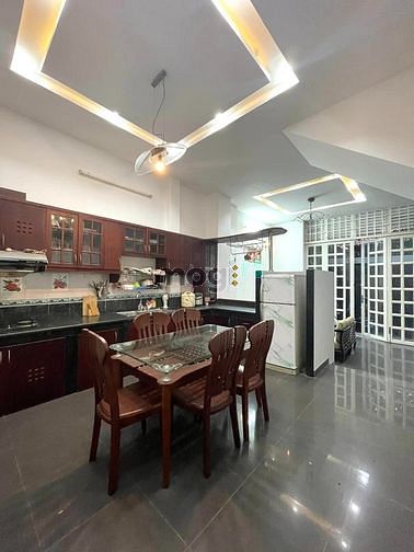 Nhà hẻm 6m thẳng 1 trục, gần chợ cây Quéo, phường 5, Bình Thạnh, 75m2.