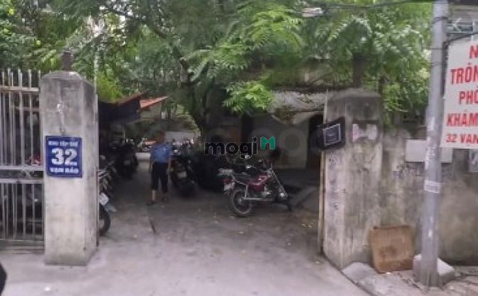 Cho thuê nhà tập thể phố Vạn Bảo, quận Ba Đình, diện tích 70m2