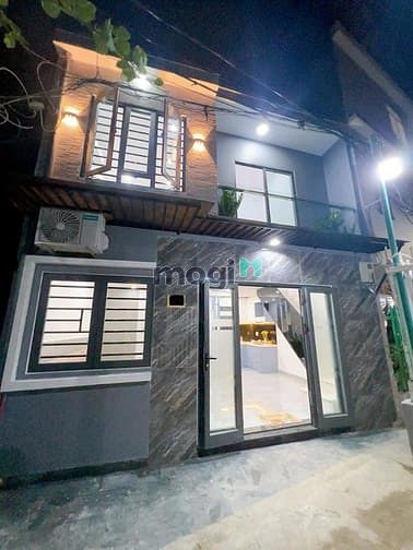 Bán gấp nhà đẹp siêu rẻ, 493 CMT8, Quận 10, 57m2, 2 tỷ 190tr, sổ sẵn.