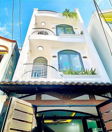 GẤP! Bán nhanh nhà đ. Phạm Thế Hiển, quận 8 DT 74m2/ 2 tỷ 150tr. SHR.