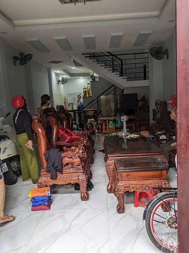 Nhà đẹp 2 tầng liền kề Lê Văn Quớ.i ngã tư 4 xã - hẻm ôtô  - ( 4x12m )