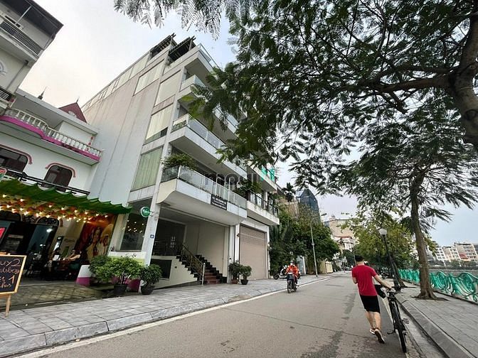(HIẾM) Bán tòa nhà mặt phố Từ Hoa, view Hồ Tây, 220m2x6 tầng, 200 tỷ