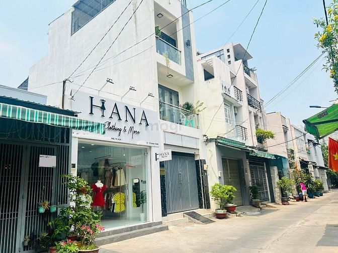Nhà xe hơi đậu cửa, quay đầu Nguyễn Xuân Khoát, 5.5 tỷ