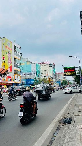Mặt tiền Hoàng Hoa Thám. DT: 8x28 nhà cấp 4 tiện xây mới. Giá 52 tỷ