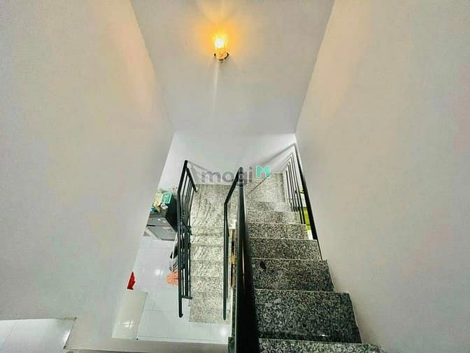 Ly hôn chia tài sản bán gấp nhà phùng tá chu bình tân 57m2 hxh