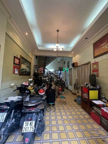 Trung Tâm Q.10- HOÀ HƯNG- 63m2(3,7x17)- 4Lầu- 4PN- Cách Mặt Tiền 3 Căn