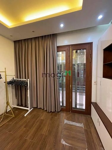 Cho thuê nhà Thịnh Quang dt 55m x 5 tầng, mt 4m, 5 phòng full đồ