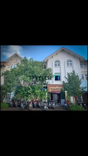 ​Cần cho thuê biệt thự đơn lập 200m2 tại Làng Việt Kiều Châu Âu, Mỗ La