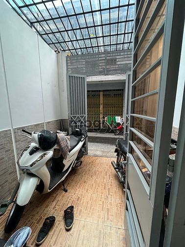 Bán gấp nhà Hẻm Xe Hơi - Tô Hiến Thành, Q.10. 4 tầng lầu