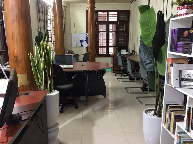 Cho thuê văn phòng phạm thận duật 65m2 thông sàn có sãn bàn ghế, như ả