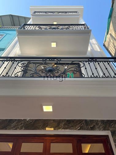 Bán nhà Thạch Bàn ngay ngã tư Thạch Bàn Cổ Linh 66m2 4 tầng có sân 5,2
