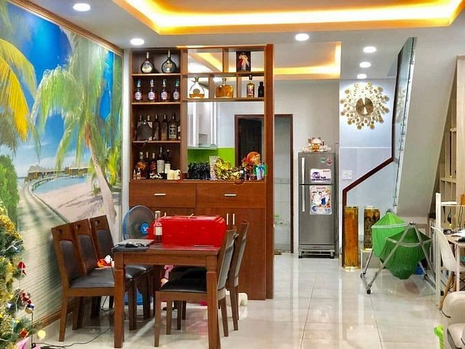 bán nhà gấp-đường2/4vĩnh hòa-DT 90m2-3 PN-HXH-2 lầu-chỉ1 tỷ 950tr.