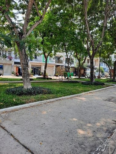 NGAY CÔNG VIÊN MT 12m khu Tên Lửa 4x20m 4 tầng GIÁP ĐS 19 GẦN COOPMART