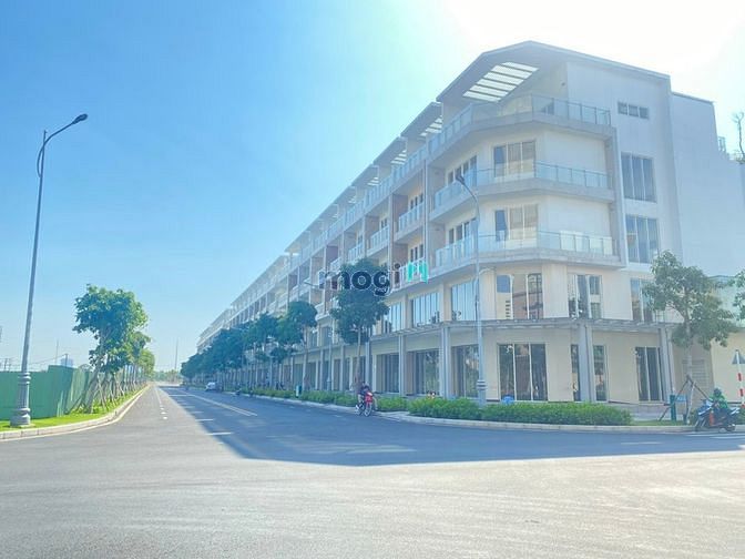 văn phòng tầng trệt Shophouse Sarina SALA diện tích 70m2