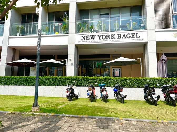 Cho thuê shop 438m2 căn góc thuộc khu M5 chung cư Midtown, PMH giá rẻ
