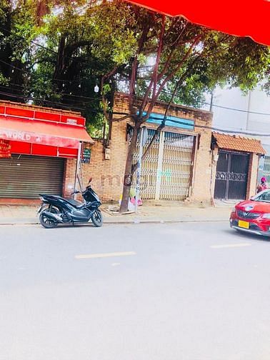 Bán miếng đất lớn mặt tiền đẹp ngay ngã 3 Phạm Văn Đồng P1 Gò Vấp