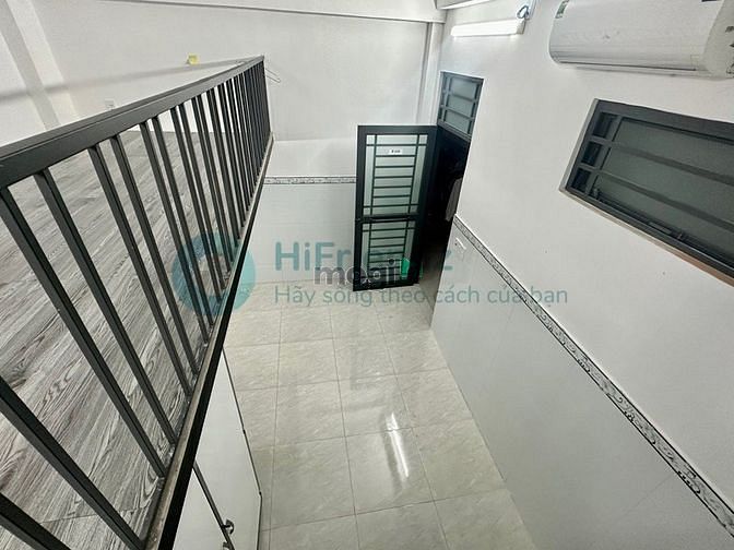 Studio duplex lại còn có ban công cực thoáng ngay sát Làng Đại học