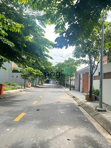 Nhà đẹp khu dân cư Riverside, đường 11 Trường Thọ, hơn 239m2 sàn, TĐ