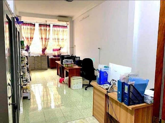 Mặt tiền hoàng hoa thám p12 ngay cổng nhà ga t3, 82m, 4 tầng, 11.x tỷ