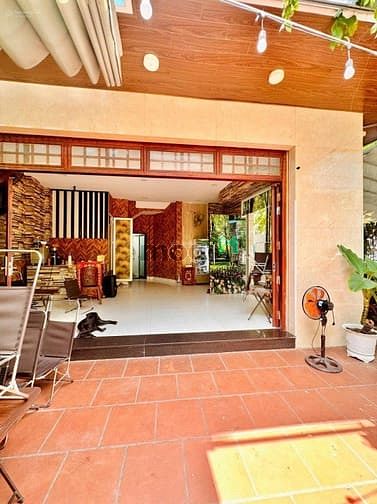 Bán Biệt Thự Quận 3. Hẻm xe hơi 8m. DT: 7,3mx18m. nở hậu 7,6m. 3 Lầu.