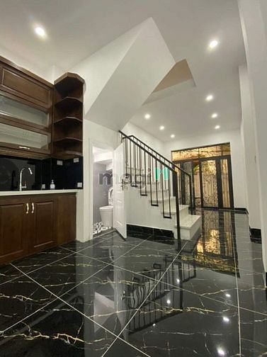 Bán nhà Lạc Long Quân– Gần Hồ Tây - 35m2 nhà mới đẹp ở ngay– Nhỉnh 4Tỷ