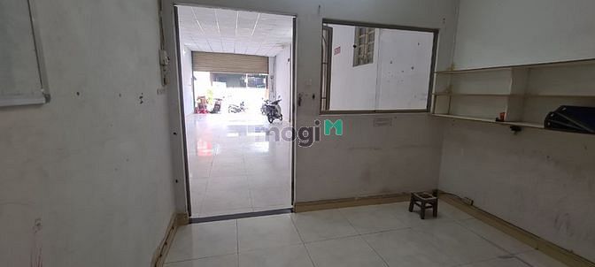 Xưởng 1/ ql 1a, An Phú Đông  - Dt: 5×23m - Giá 9tr - xe container