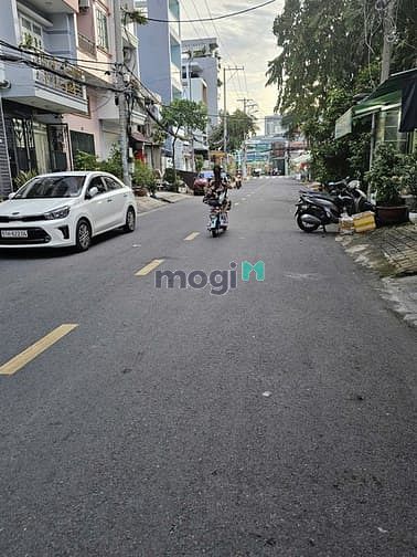 Chính chủ bán nhà 4 tầng khu đường số khu Tân Quy, Q7, 66m2, 10.9 tỷ