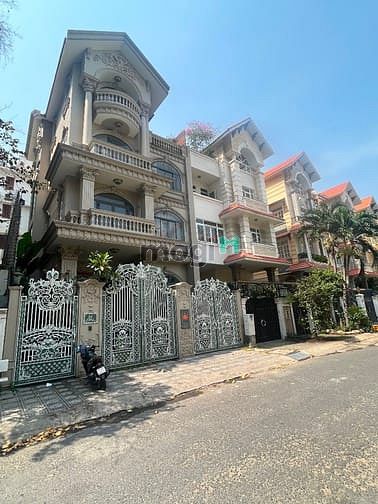 Biệt thự đường Cao Đức Lân-Lương Định Của. DT: 250m2-hầm 3 lầu- 65