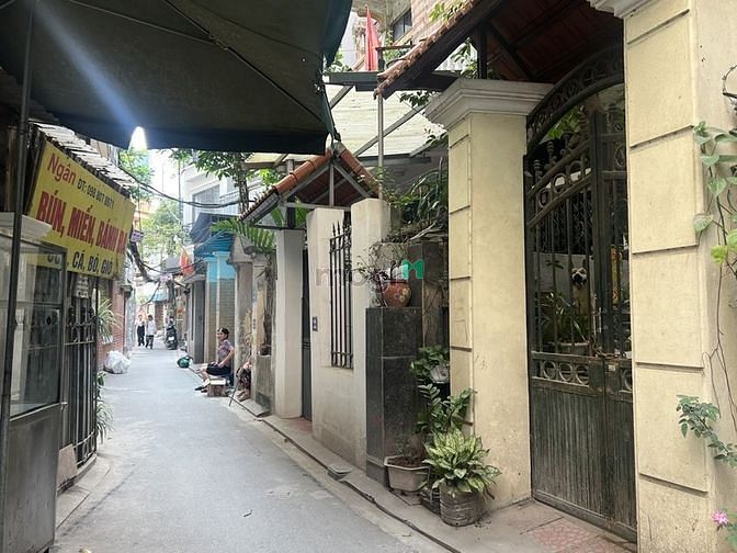 Nhà siêu phẩm dân xây 39m2x4 tầng .Ngõ 298 Ngọc Lâm .5,25 tỷ