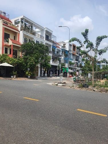 Bán Nhà 1 Trệt 3 Lầu Mặt Tiền Đường 447B Ngay ĐH GTVT Tăng Nhơn Phú A