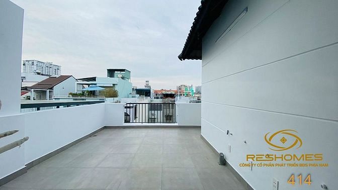 Khách sạn dt 240m2 1 trệt 3 lầu phong cách Địa Trung Hải với 21 phòng