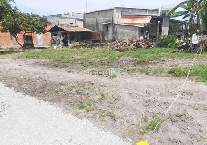 Bán gấp lô đất Giá: 350tr Ngang 12x15m có 50mTC Gò Dầu Tây Ninh LH:Mai