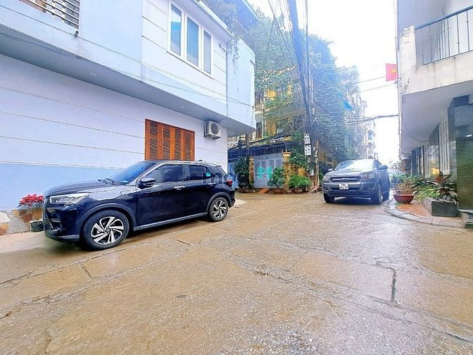 Bán nhà phố Hào Nam – Lô Góc – Ô tô tránh đỗ - Ở + KDOANH - DT90m2