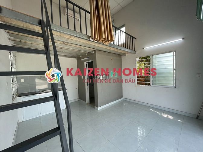 KIOT Gác lửng + Máy lạnh _ Gần Vòng xoay Phú Hữu_ Khu CNC Q9