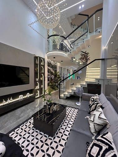 Bán nhà 4 tầng mặt tiền đường số trung tâm Q7 sát chợ Tân Quy