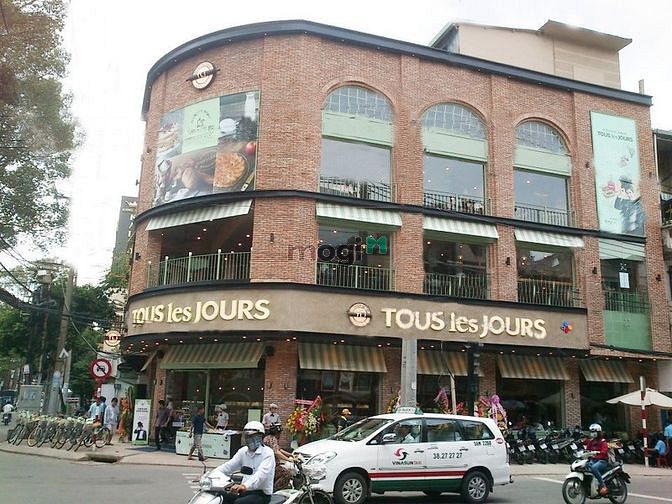 Cho thuê LÔ GÓC phố HÀNG DA 10m mặt tiền