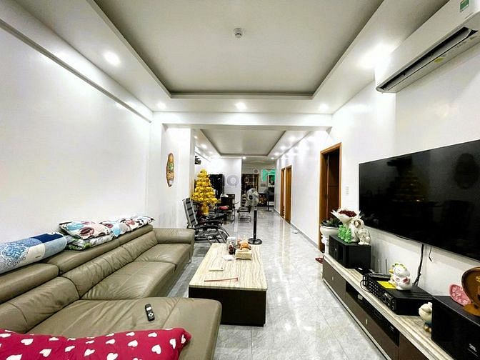Bán căn hộ 150m2 3pn SHR tầng thấp chung cư Linh Tây