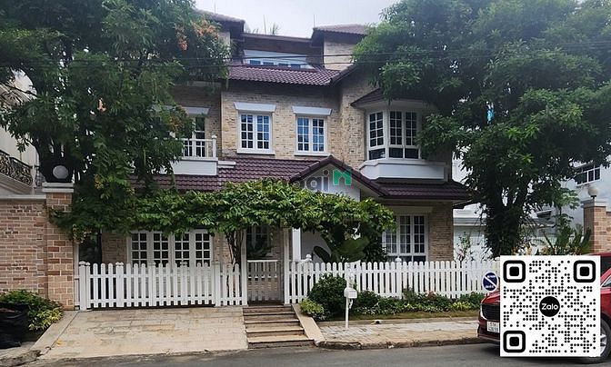 Cho thuê biệt thự Mỹ Quang 3 lầu, đường Lý Long Tường, Quận 7 giá rẻ