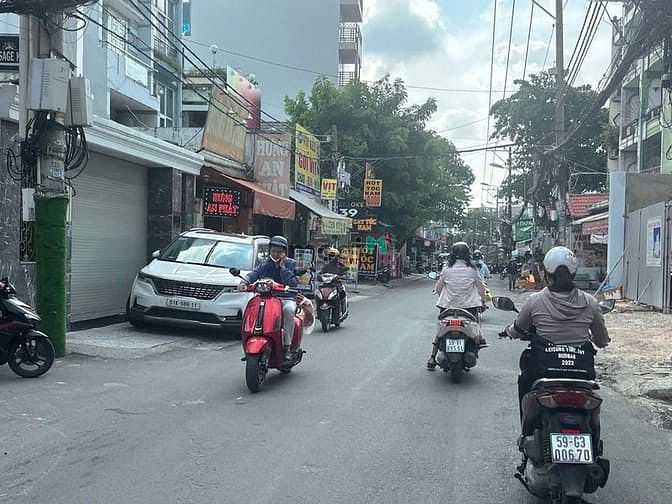 Bán Gấp Nhà 5Tầng Đẹp Thang Máy HXH Nguyễn Văn.n Khối Gần 60m2 Làn Hoa