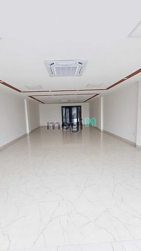 Cho thuê nhà mặt phố HÀNG THAN, DT 123m2x3 tầng, MT 5.2m, Giá 70tr