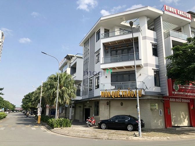 Nhà 1 trệt 3 lầu, 2 mặt tiền Dĩ An Cho Thuê