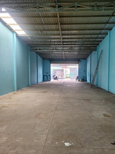 Cho thuê xưởng gần Ngã Tư ga DT 8x30m giá 15tr tháng