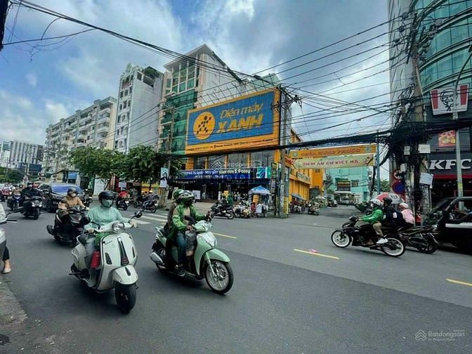 Bán nhà góc 2MT Cách Mạng Tháng 8 Quận 3, dt: 18x42m giá 259 tỷ