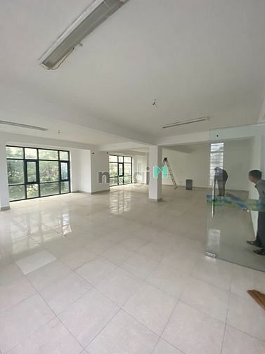 Cho thuê sàn văn phòng 220 m2 tại Yên Xá, sàn thông, giá rẻ