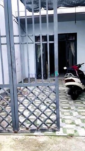 Cho thuê nhà nguyên căn 110m2 có sân để ô tô 2pn đường Lê Văn Chí LTr