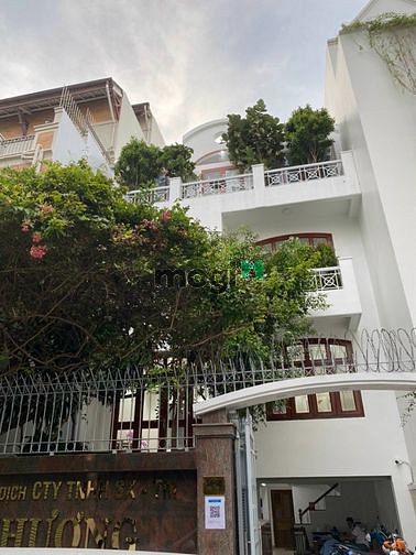 Bán Biệt thự 38/6 Nguyễn Văn Trỗi, Phú Nhuận. DT 8x21m 3 Lầu. Giá 64ty