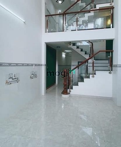 Nhà 3 tầng ô tô đỗ cửa, khu Chợ Vải Lạc Long Quân, 4.2 tỷ