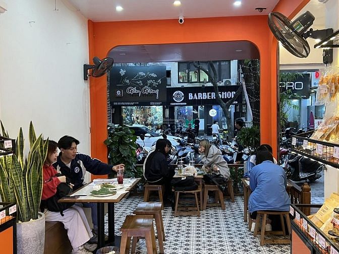 Cho thuê nhà mặt phố Tô Hiệu DT: 140m2 - MT: 4m - Giá thuê: 22 triệu.