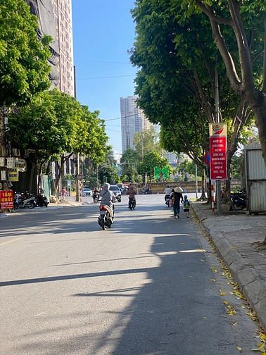Cho thuê nhà đường Mễ Trì, Đồng Me. Nhà đẹp 4 tầng, dt 65 m2, 26tr